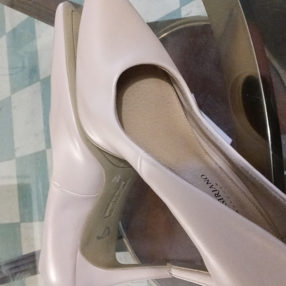 Pumps - Picture 4 of 4